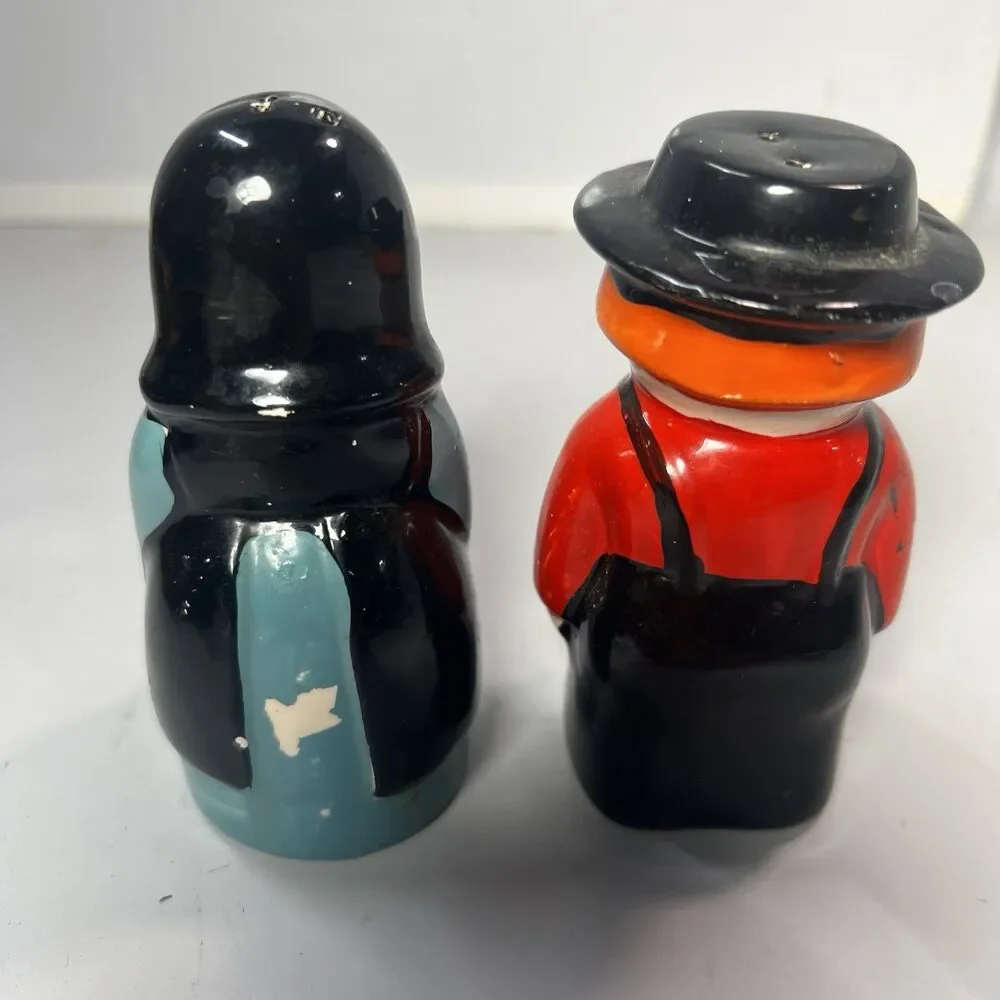 Vintage Amish Couple Salt and Pepper Shakers Pennsylvania USA